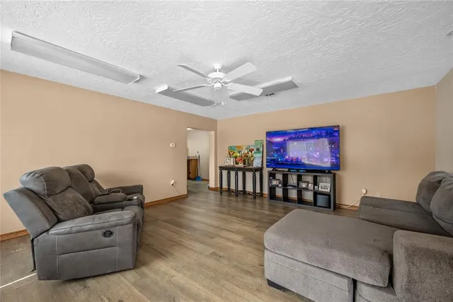 Photo 7 — 201 N Noble Avenue, Watonga, OK 73772
