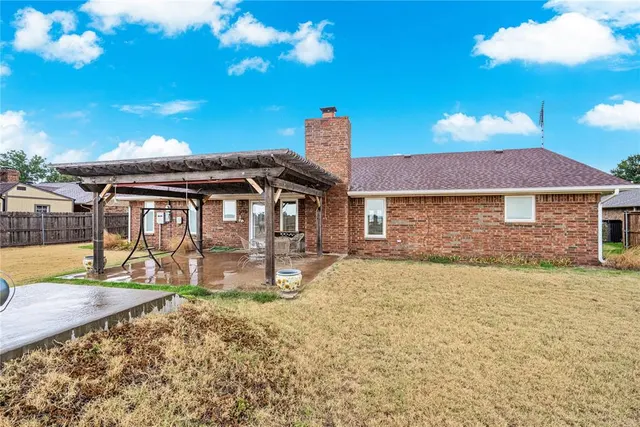 Photo 5 — 805 Villa Drive, Watonga, OK 73772