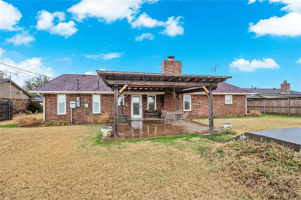 Photo 6 — 805 Villa Drive, Watonga, OK 73772