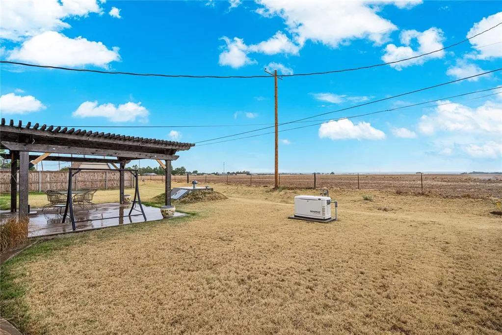 Photo 7 — 805 Villa Drive, Watonga, OK 73772