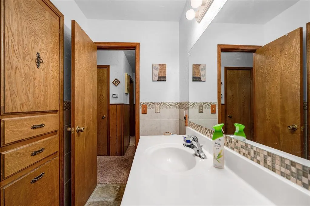 Photo 14 — 805 Villa Drive, Watonga, OK 73772