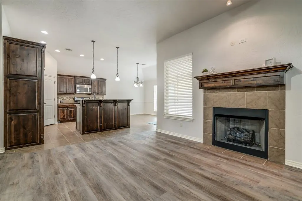 Photo 5 — 876 Crooked Oak Circle, Guthrie, OK 73044