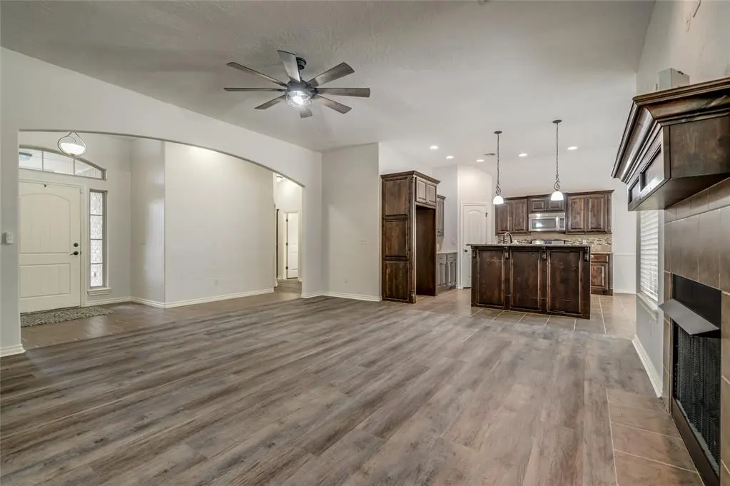 Photo 7 — 876 Crooked Oak Circle, Guthrie, OK 73044