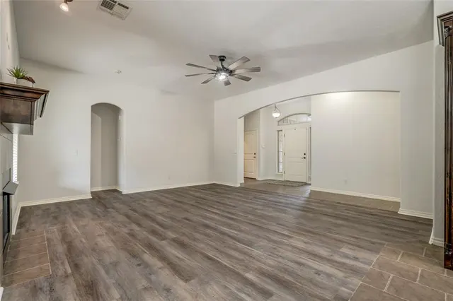 Photo 8 — 876 Crooked Oak Circle, Guthrie, OK 73044