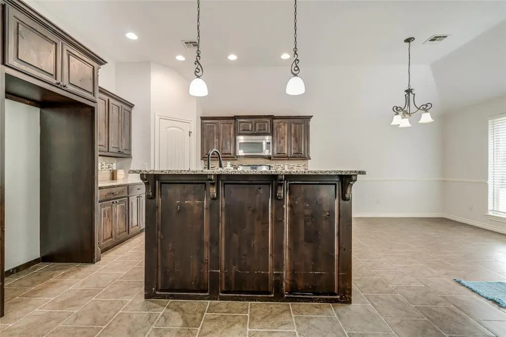 Photo 10 — 876 Crooked Oak Circle, Guthrie, OK 73044