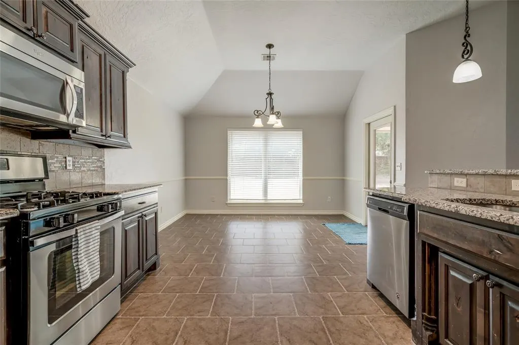 Photo 14 — 876 Crooked Oak Circle, Guthrie, OK 73044
