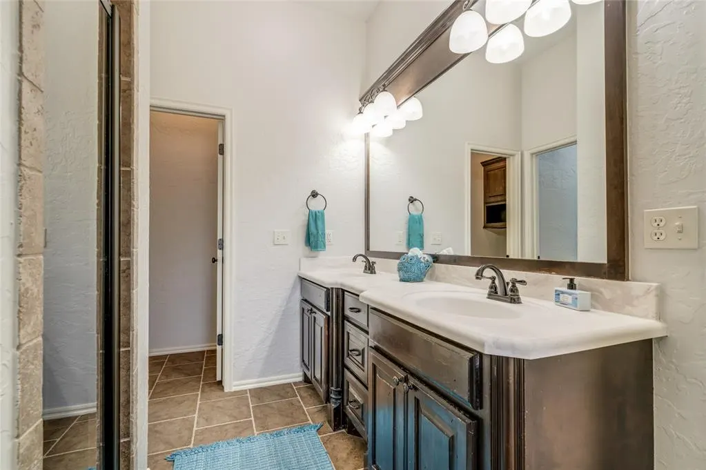 Photo 19 — 876 Crooked Oak Circle, Guthrie, OK 73044