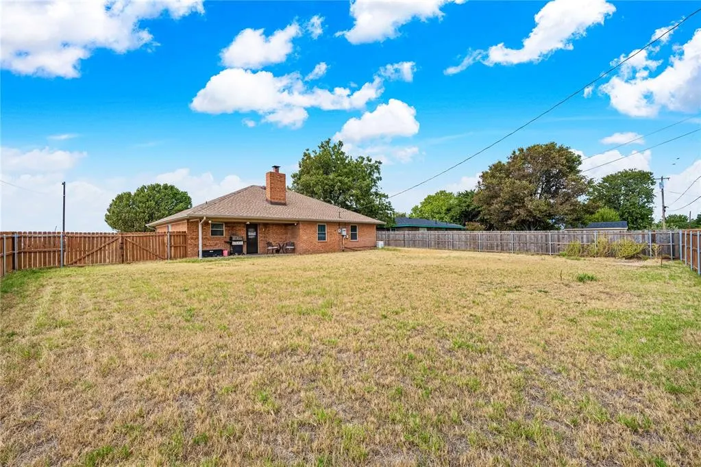 Photo 7 — 611 S Leach Avenue, Watonga, OK 73772
