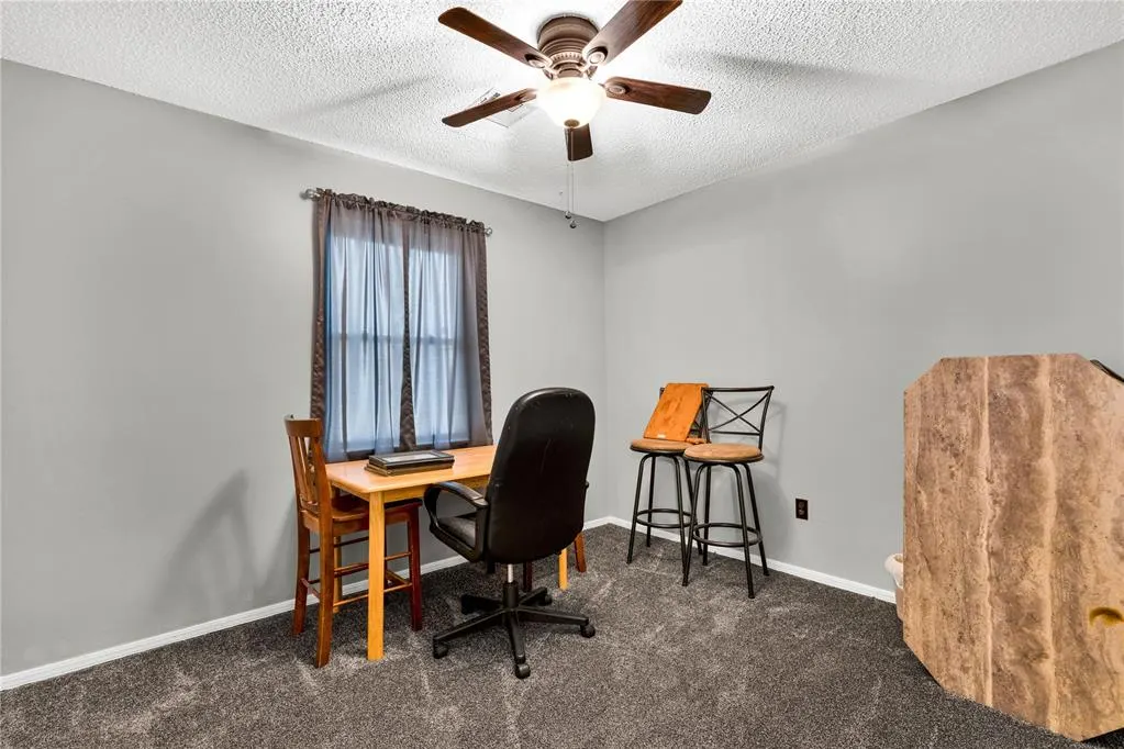 Photo 21 — 611 S Leach Avenue, Watonga, OK 73772
