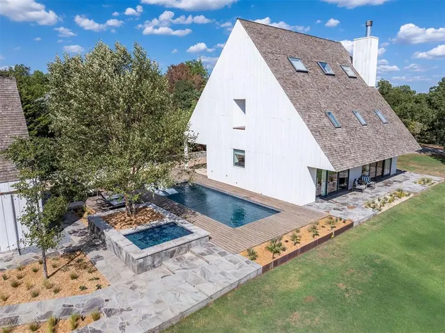 Photo 2 — 12401 N Bryant Avenue, Edmond, OK 73013