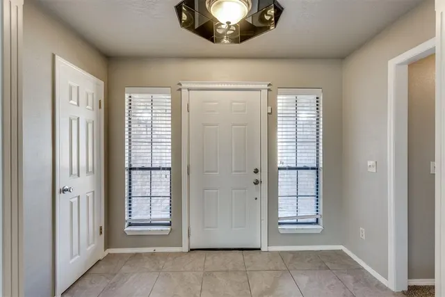 Photo 3 — 10120 Albert Lane, Yukon, OK 73099
