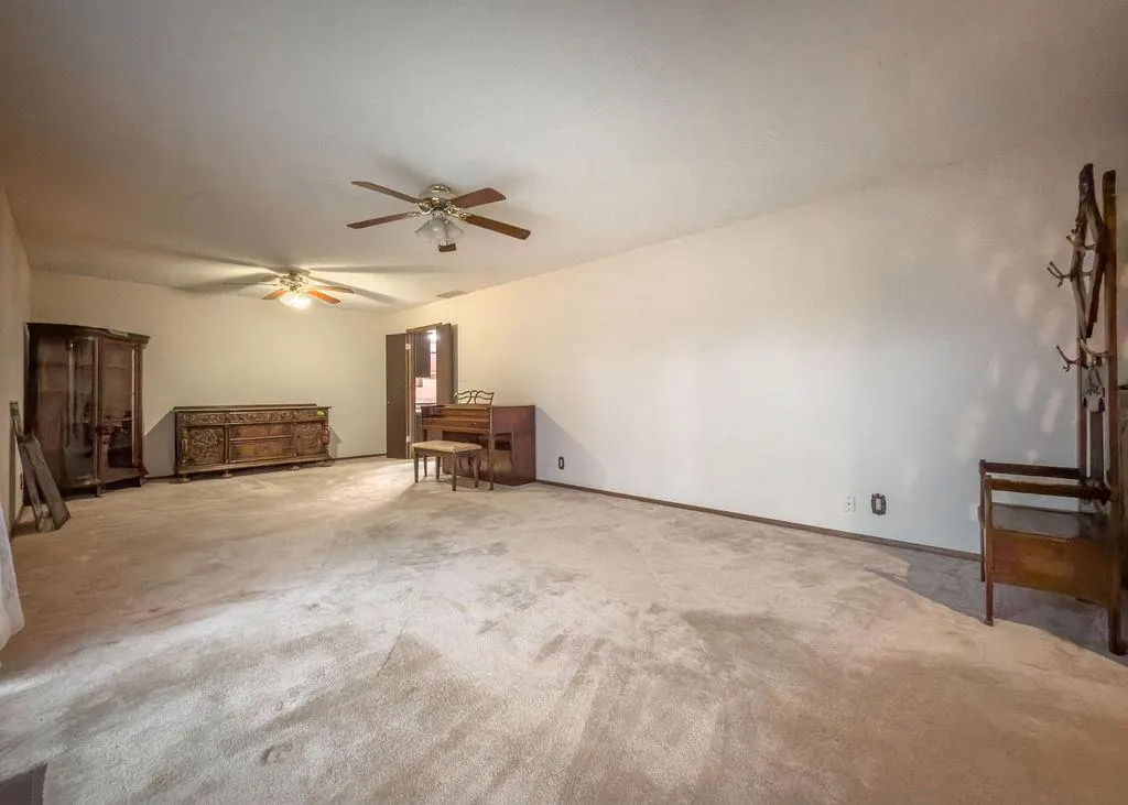Photo 19 — 1109 Sherwood Road, Clinton, OK 73601