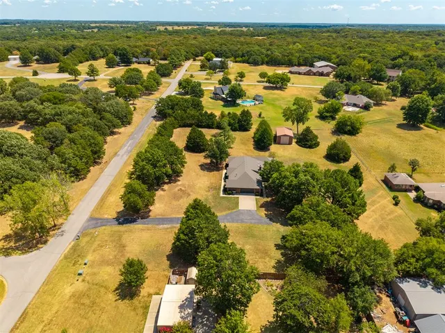 Photo 4 — 43343 Birchwood Drive, Tecumseh, OK 74873