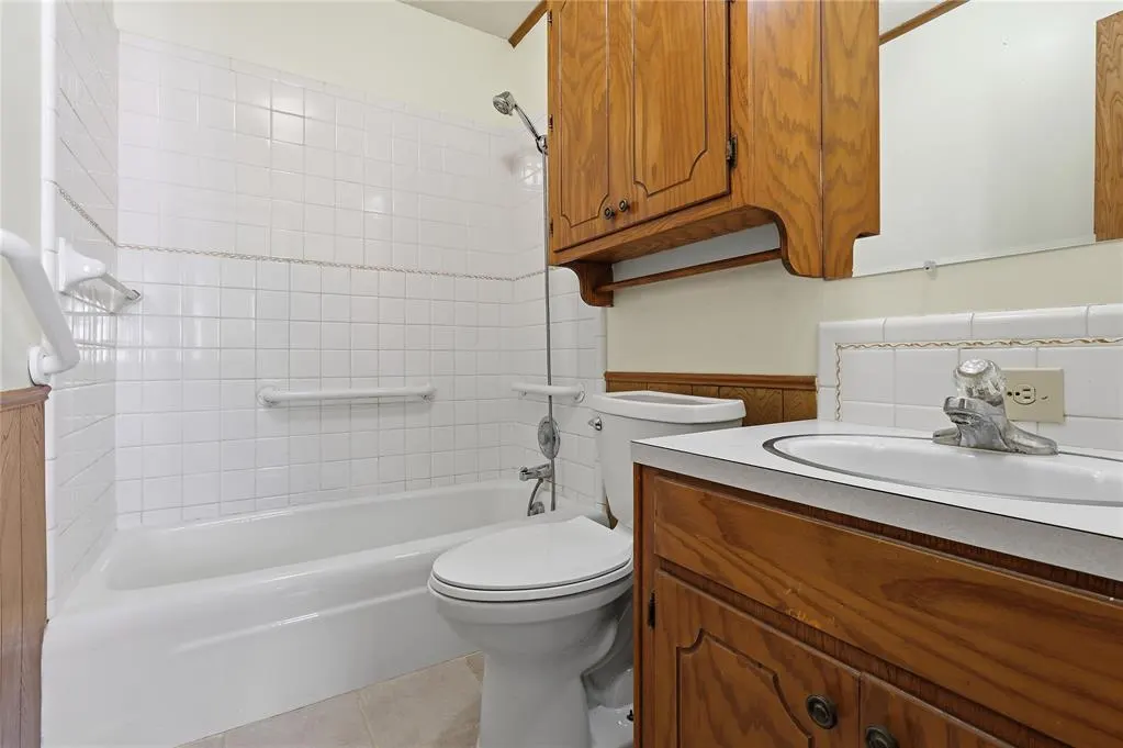 Photo 15 — 705 N Broadway Avenue 705, Hobart, OK 73651