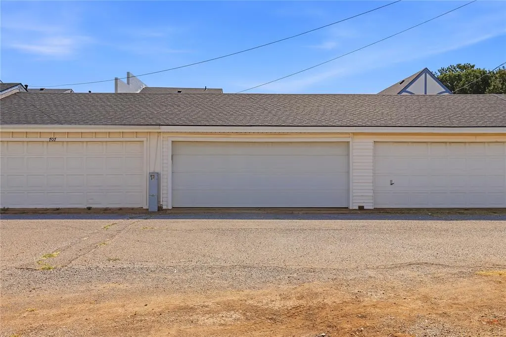 Photo 29 — 705 N Broadway Avenue 705, Hobart, OK 73651