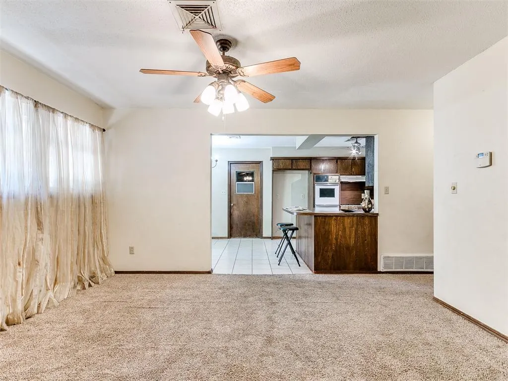 Photo 15 — 136 SW 5th Street, Moore, OK 73160