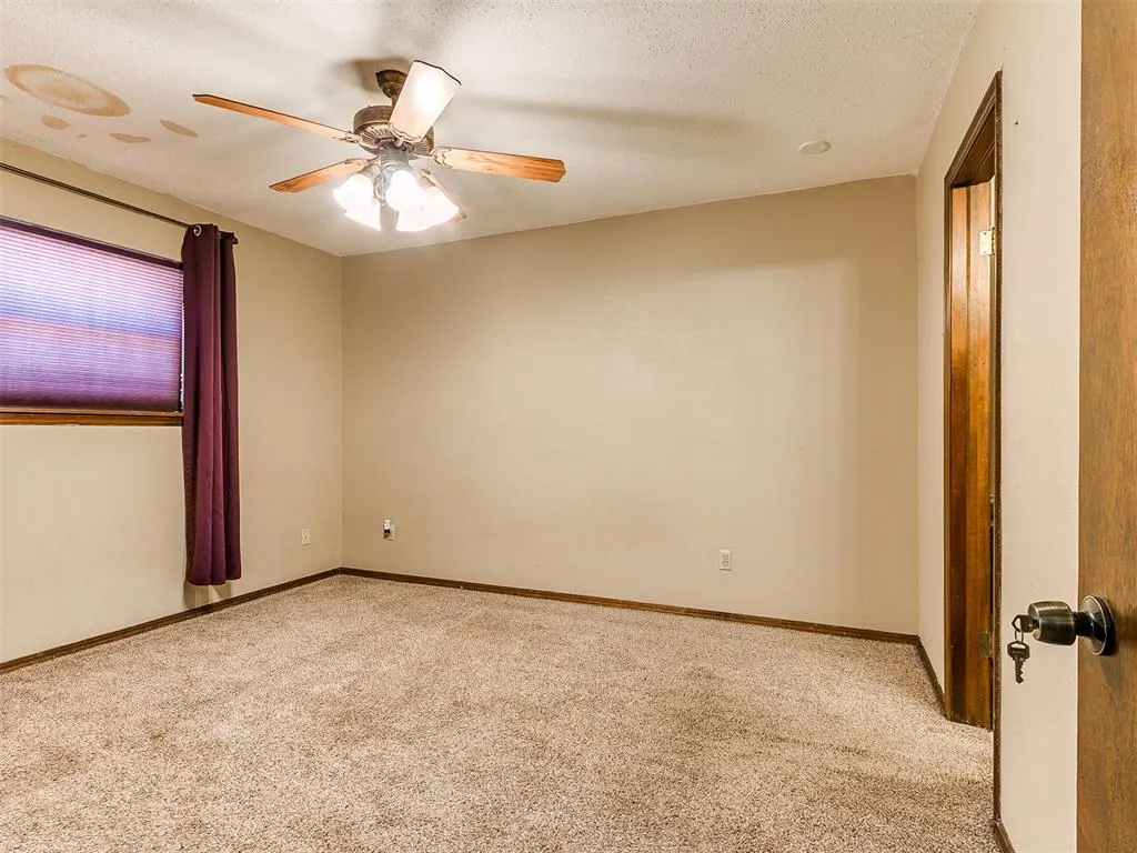 Photo 29 — 136 SW 5th Street, Moore, OK 73160