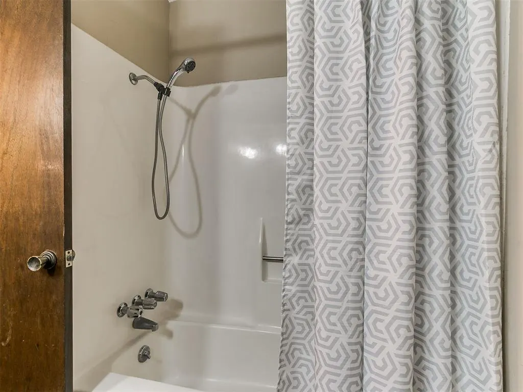 Photo 40 — 136 SW 5th Street, Moore, OK 73160