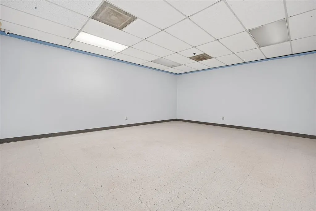 Photo 19 — 6009 NW Expressway Street, Oklahoma City, OK 73132