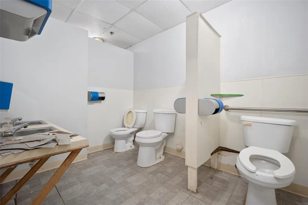 Photo 30 — 6009 NW Expressway Street, Oklahoma City, OK 73132