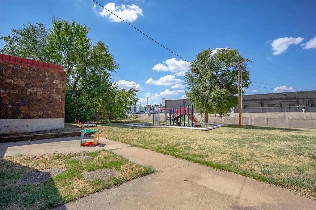 Photo 37 — 6009 NW Expressway Street, Oklahoma City, OK 73132