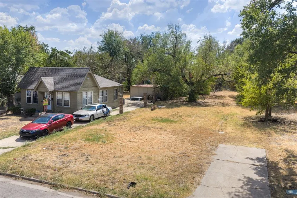 Photo 2 — 628 SW 35th Street, Oklahoma City, OK 73109