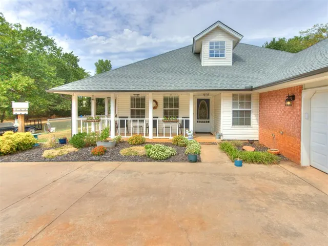 Photo 3 — 18901 Courtney Lane, Newalla, OK 74857