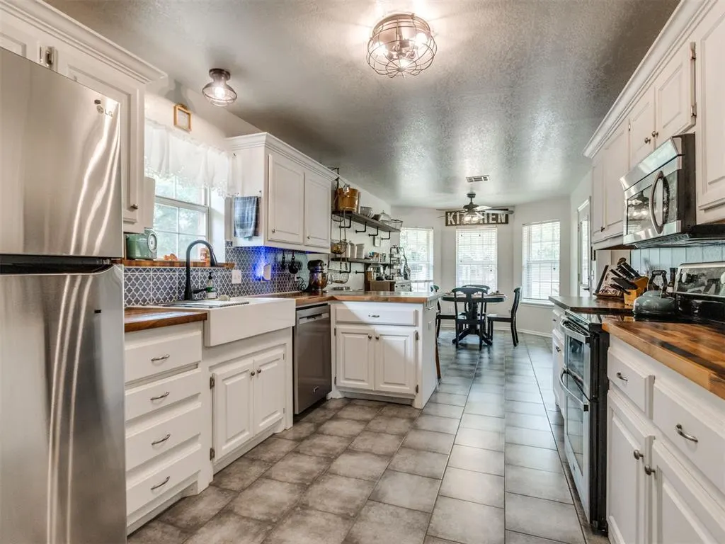 Photo 10 — 18901 Courtney Lane, Newalla, OK 74857