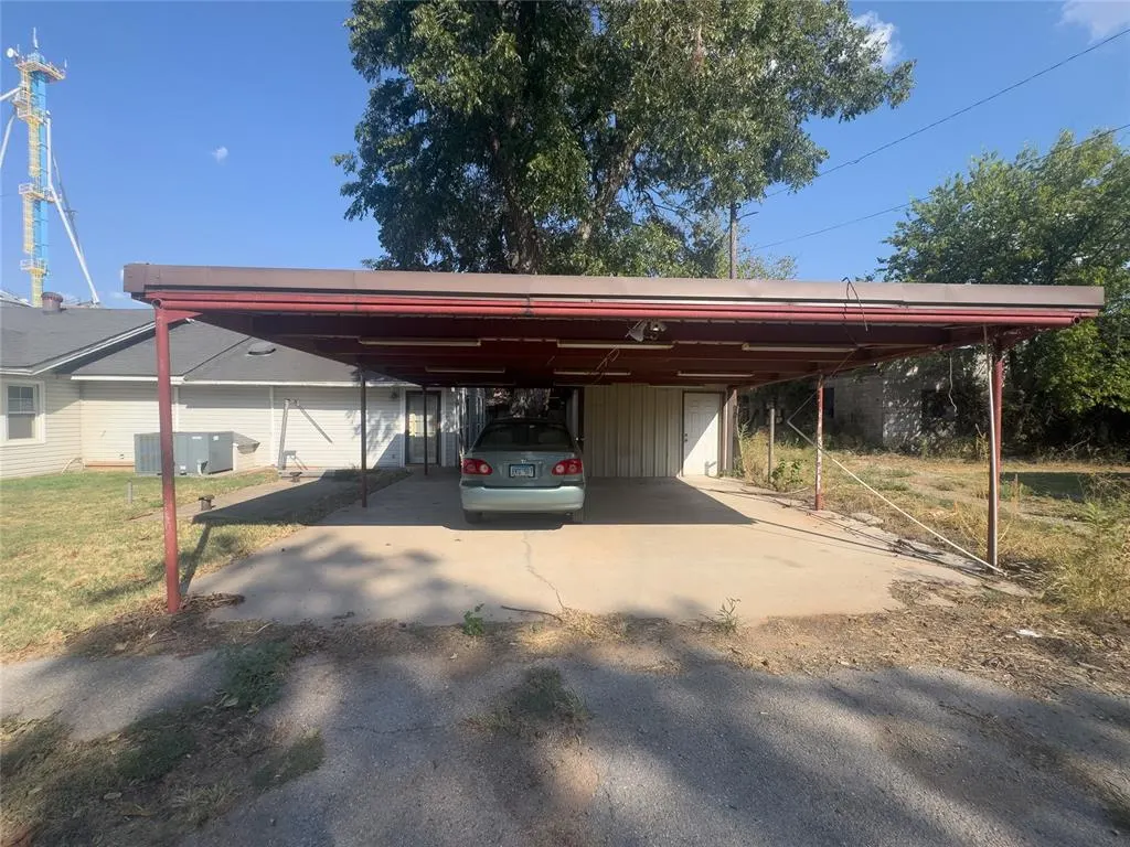 Photo 10 — 413 Main Street, Maysville, OK 73057