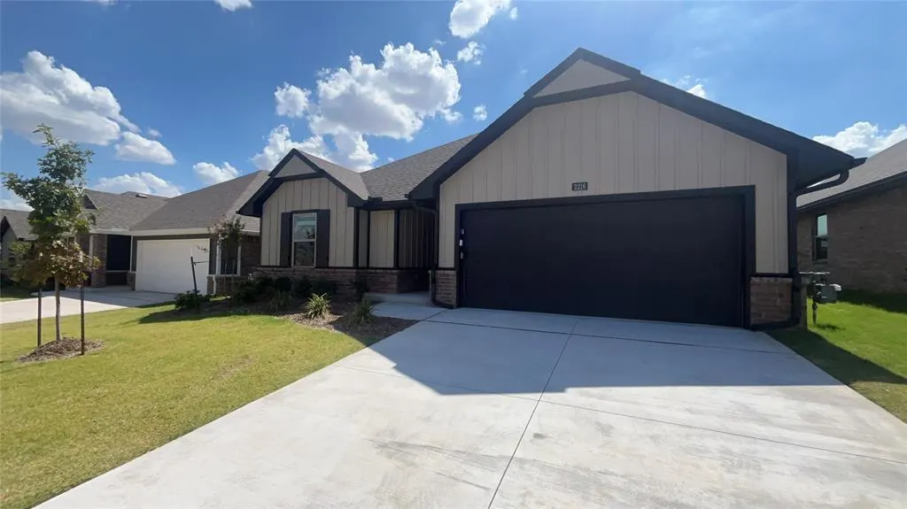 Front exterior — 2216 NW 170 Street, Edmond, OK 73012
