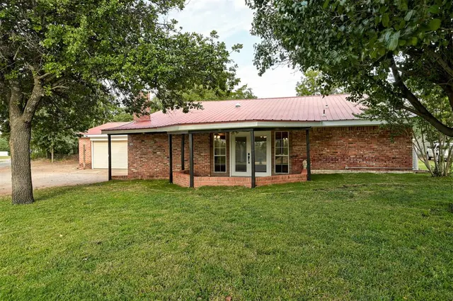 Photo 3 — 108 Wild Rose Road, Fort Cobb, OK 73038