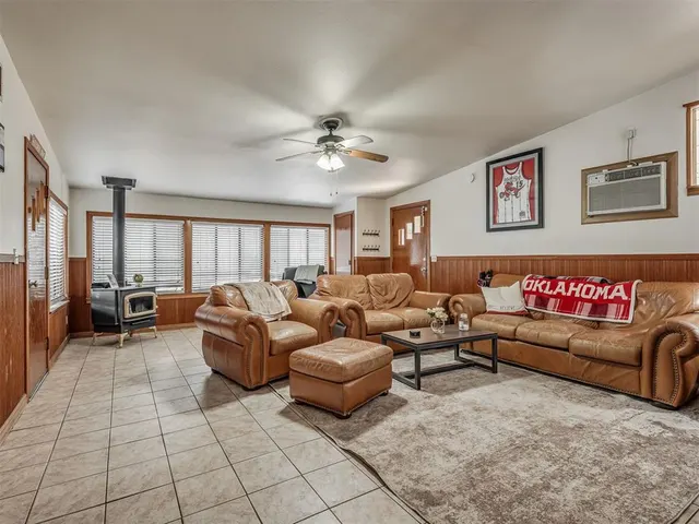 Photo 4 — 921 S Lahoma Avenue, Norman, OK 73069
