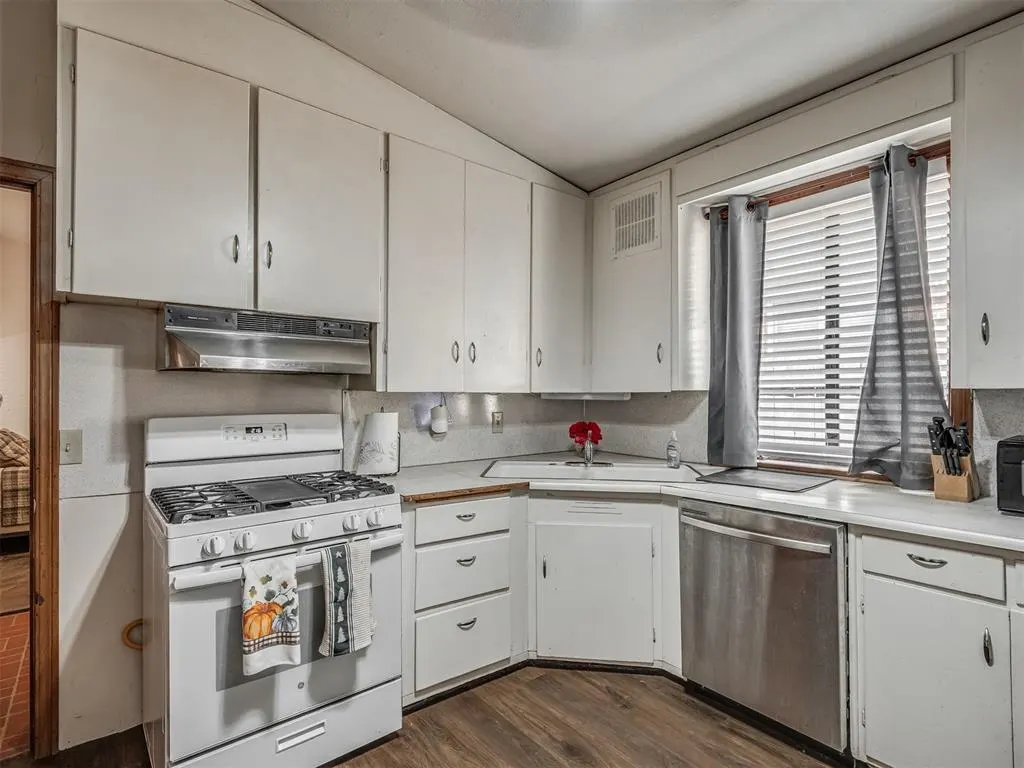 Photo 6 — 921 S Lahoma Avenue, Norman, OK 73069