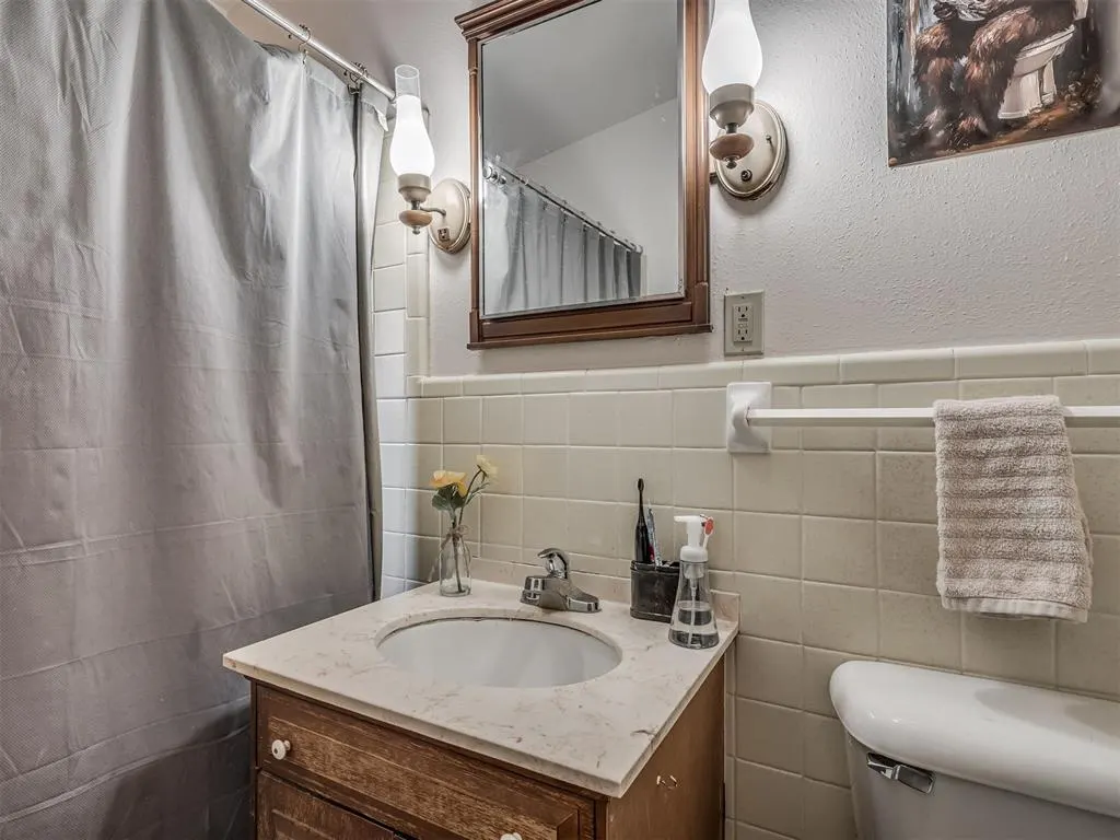 Photo 12 — 921 S Lahoma Avenue, Norman, OK 73069