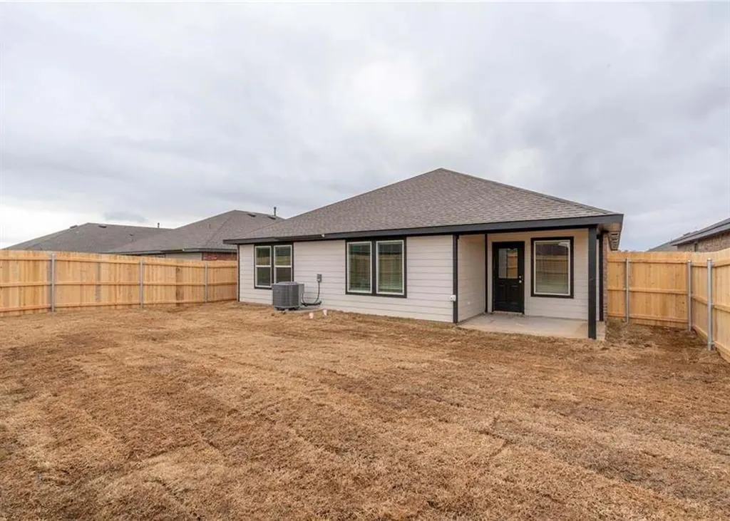 Photo 9 — 4412 SW Christina Court, Lawton, OK 73505