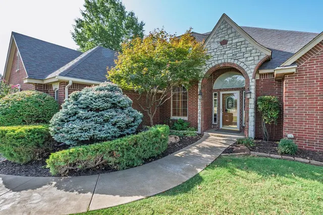 Photo 6 — 1112 Troon Circle, Shawnee, OK 74801