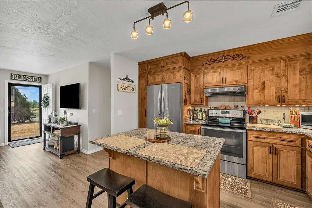 Photo 12 — 1410 County Road 1270, Amber, OK 73004