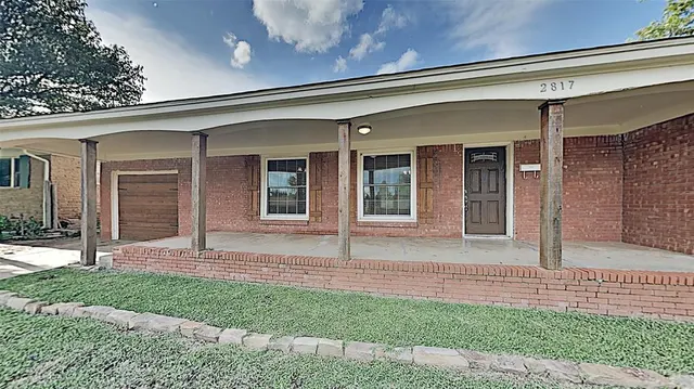 Photo 2 — 2817 Clermont Place, Oklahoma City, OK 73116