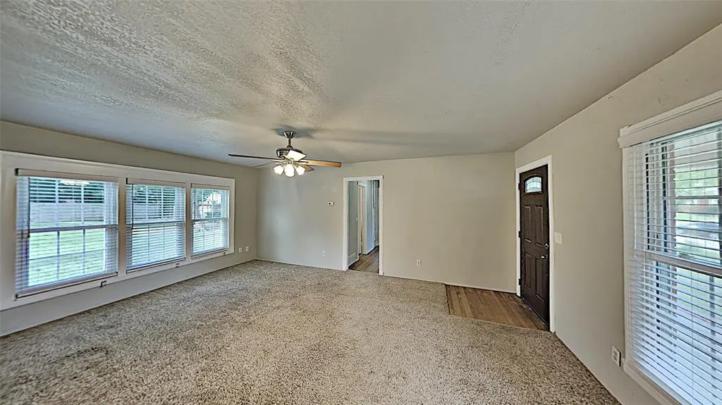 Photo 4 — 2817 Clermont Place, Oklahoma City, OK 73116