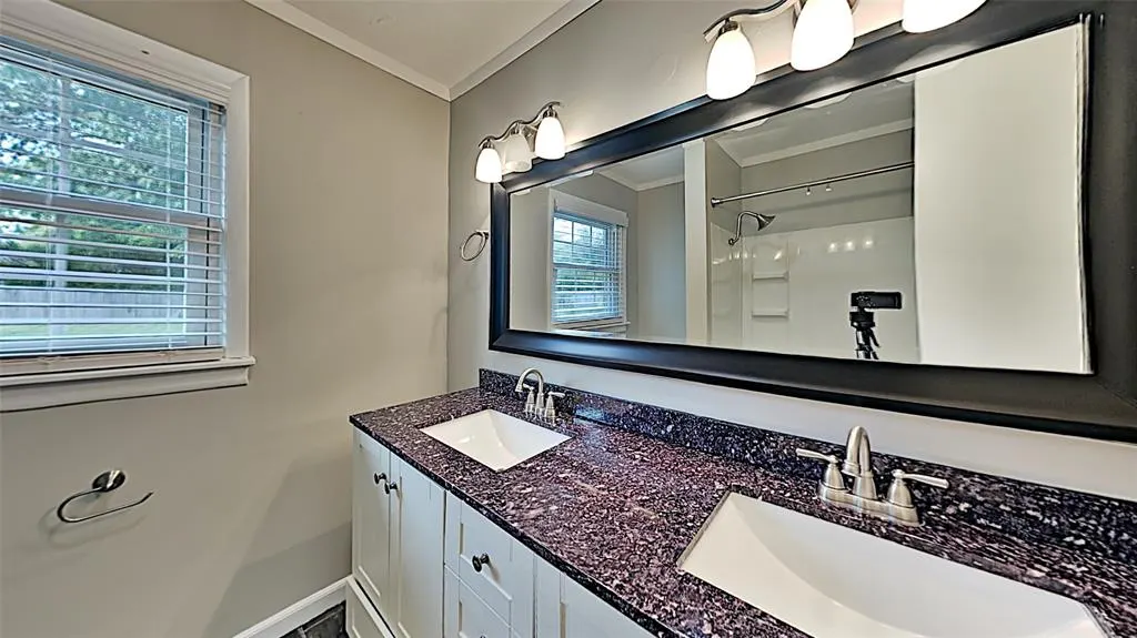 Photo 11 — 2817 Clermont Place, Oklahoma City, OK 73116