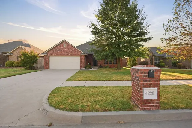 Photo 2 — 4220 Kensington Drive, Moore, OK 73160
