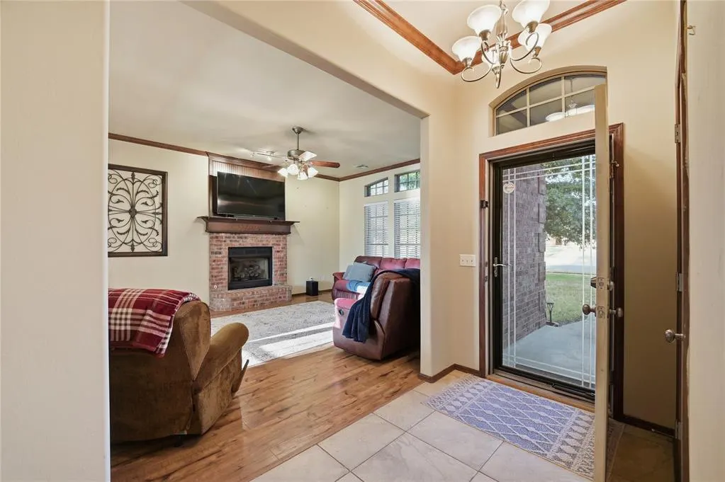 Photo 9 — 4220 Kensington Drive, Moore, OK 73160