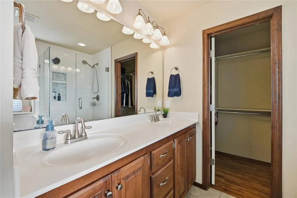 Photo 18 — 4220 Kensington Drive, Moore, OK 73160
