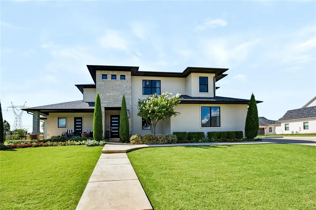Front exterior — 21485 S Sawtooth Circle, Edmond, OK 73012