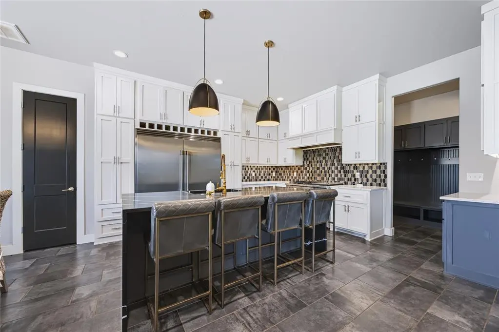Photo 9 — 21485 S Sawtooth Circle, Edmond, OK 73012