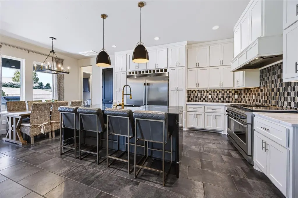 Photo 10 — 21485 S Sawtooth Circle, Edmond, OK 73012