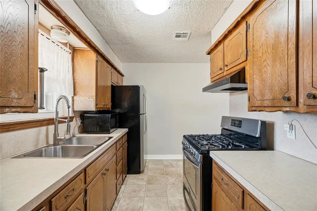 Photo 7 — 1209 1st Street, Elgin, OK 73538