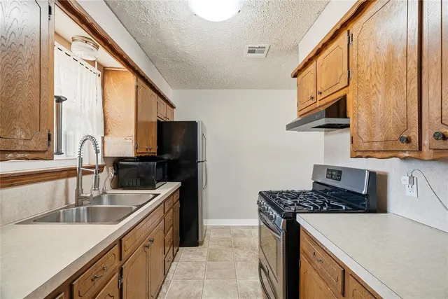 Photo 7 — 1209 1st Street, Elgin, OK 73538