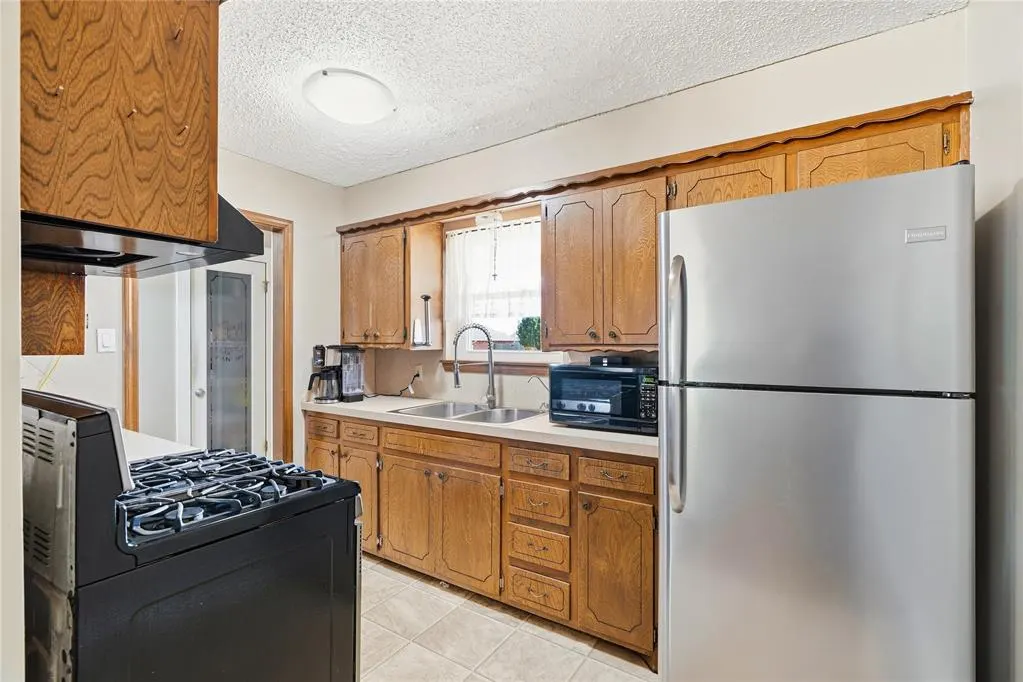 Photo 8 — 1209 1st Street, Elgin, OK 73538