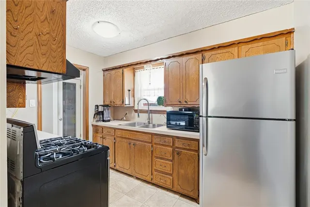 Photo 8 — 1209 1st Street, Elgin, OK 73538